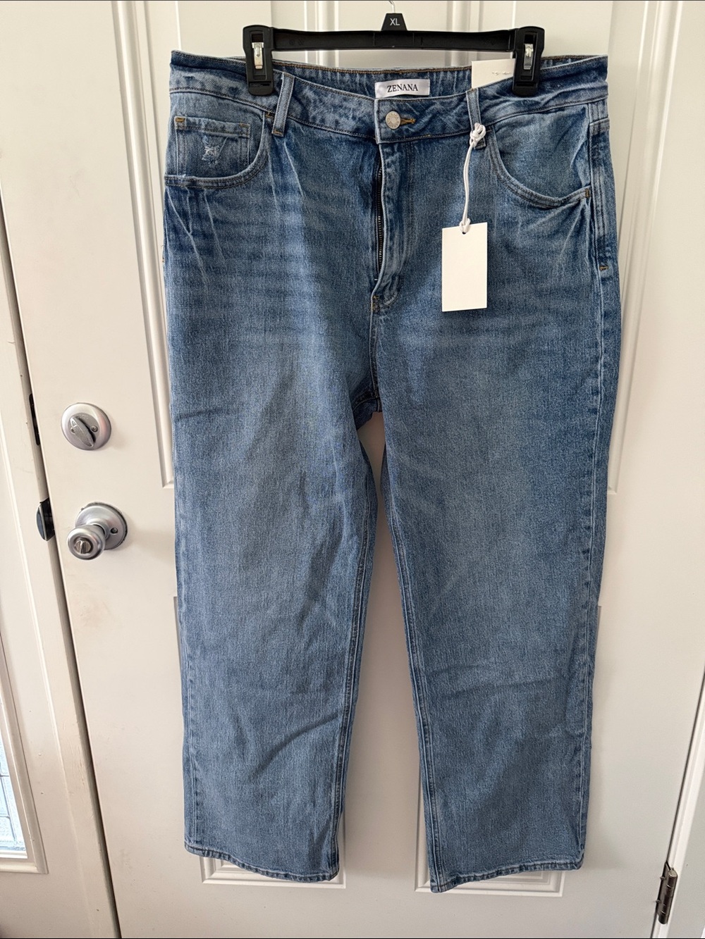 NWT Zenana Women’s Light Blue Straight-Leg Jeans - size 32